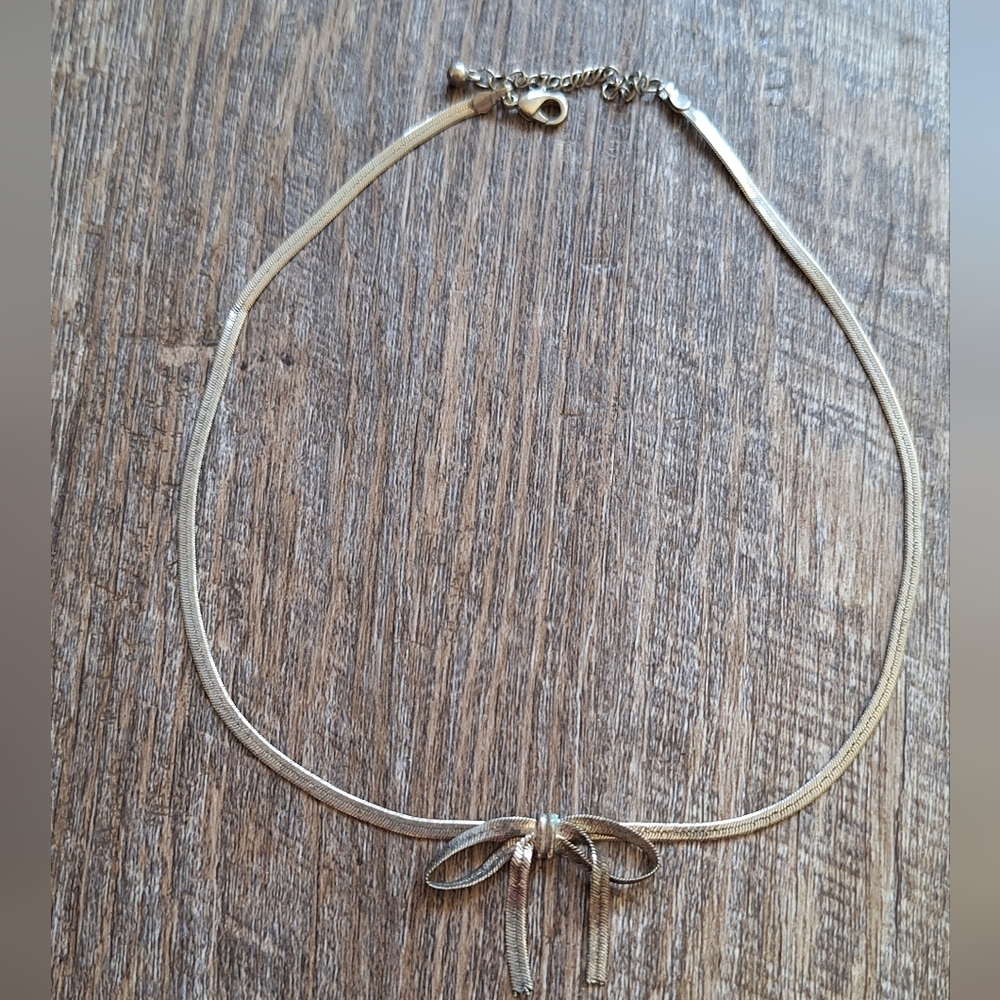 Elegant Silver Bow Necklace - OLD